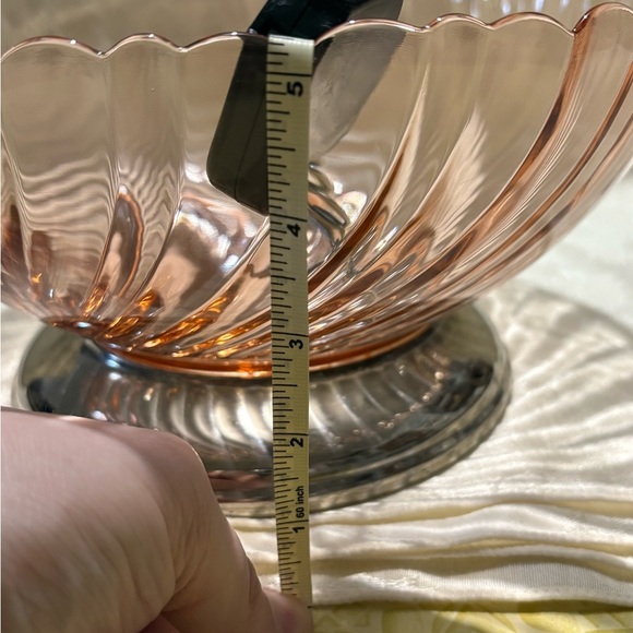 Vintage 1960’s Arcoroc French Pink Swirl Large Bowl on Silver Stand - Picture 10 of 10